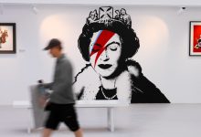 Photo of Reuters назвало имя уличного художника Бэнкси по паспорту